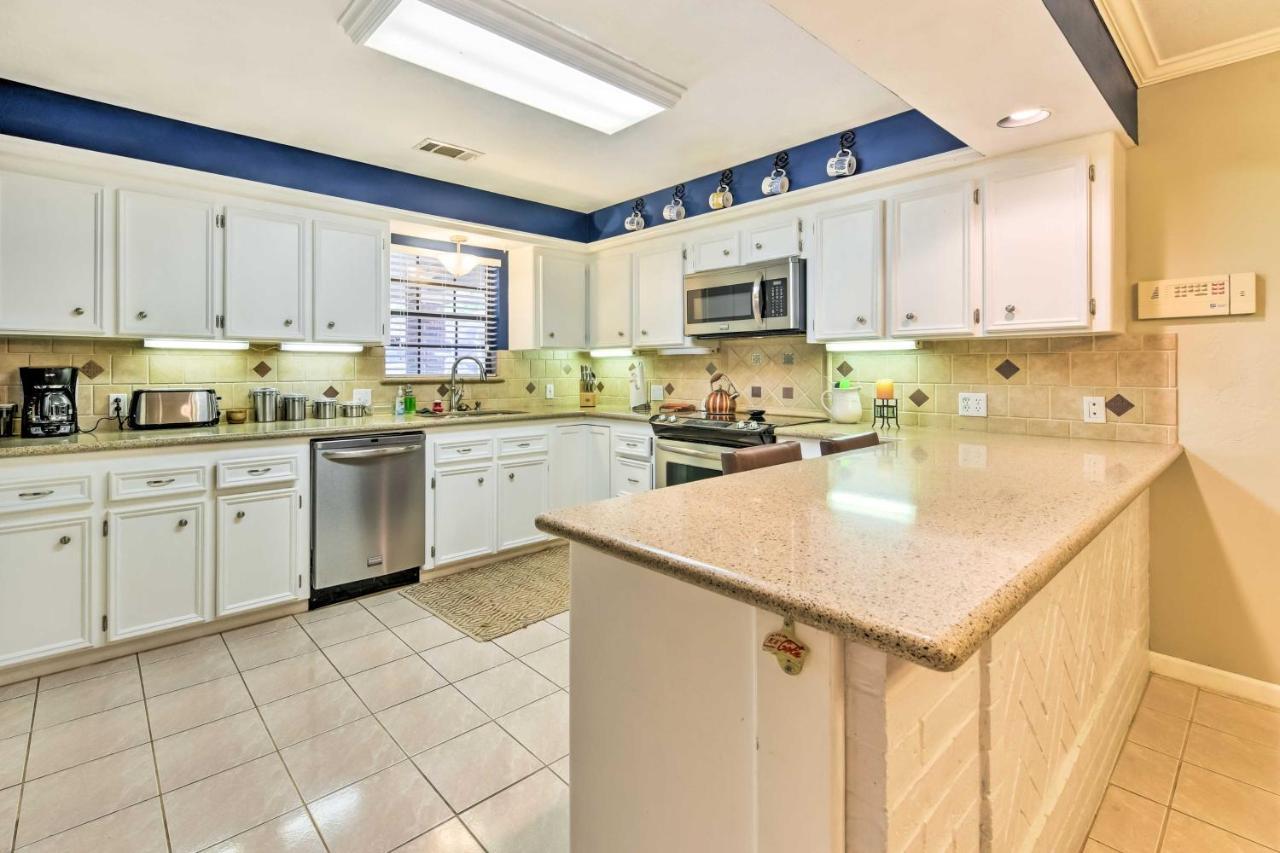 Quiet Lake Conroe Townhome With 2 Boat Slips! Willis Экстерьер фото