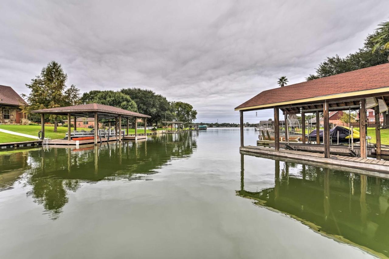 Quiet Lake Conroe Townhome With 2 Boat Slips! Willis Экстерьер фото