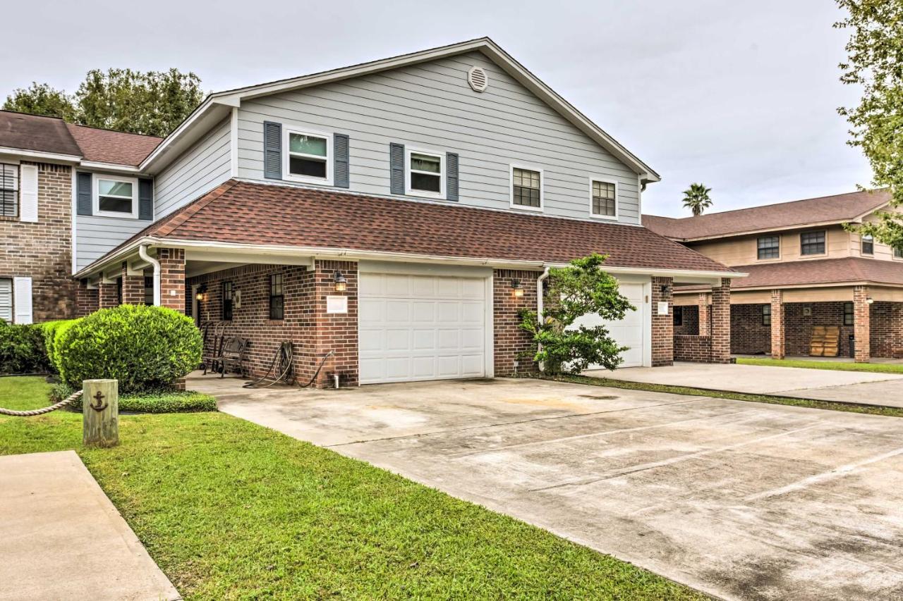 Quiet Lake Conroe Townhome With 2 Boat Slips! Willis Экстерьер фото